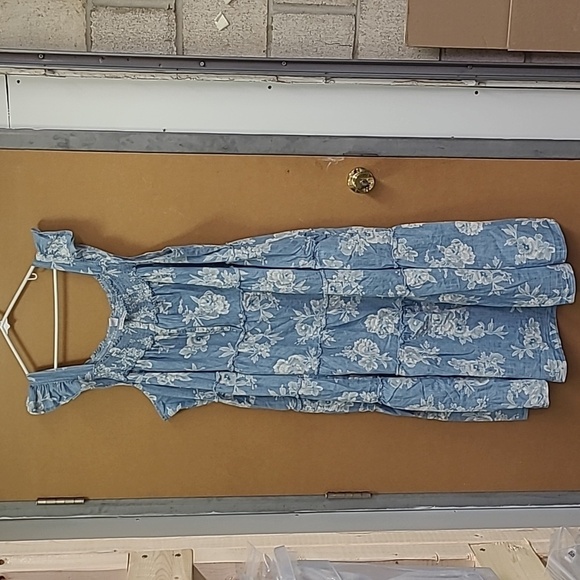 Old Navy Dresses & Skirts - Old Navy Size 4X Blue Floral Cotton Smocked Tiered Sleeveless Midi Dress